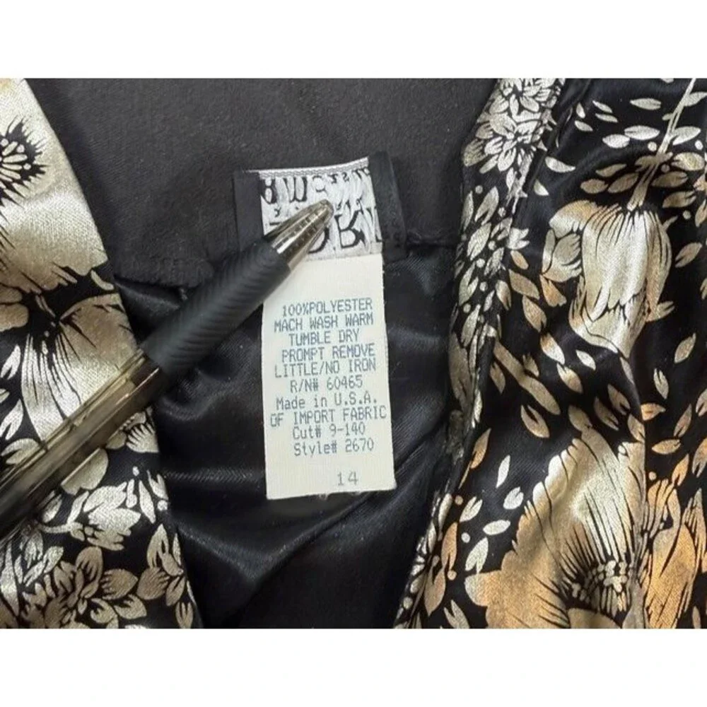 Vintage Womens Floral Robe Size Large 14 Romantic Black Kimono Made in USA Short